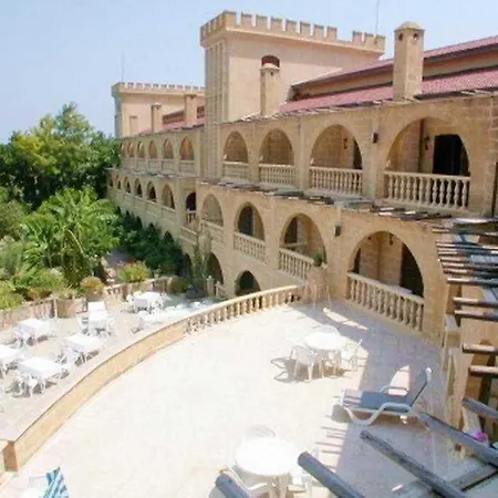 Celebrity 4*